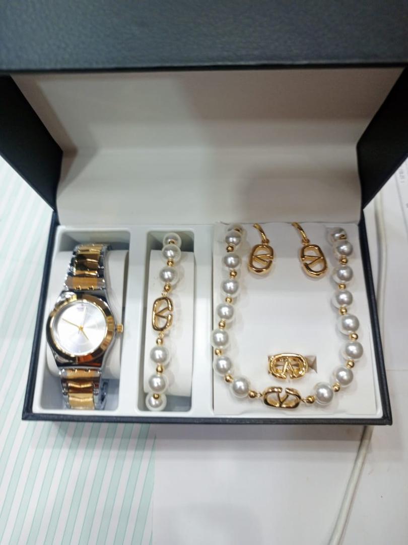 Ensemble Coffret Bijoux ( Chaîne Et Montre ) Or Plaqué