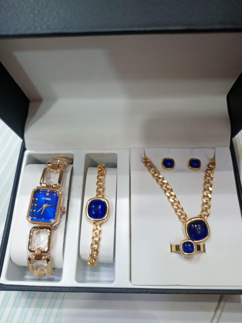 Ensemble Coffret Bijoux ( Chaîne Et Montre ) Or Plaqué
