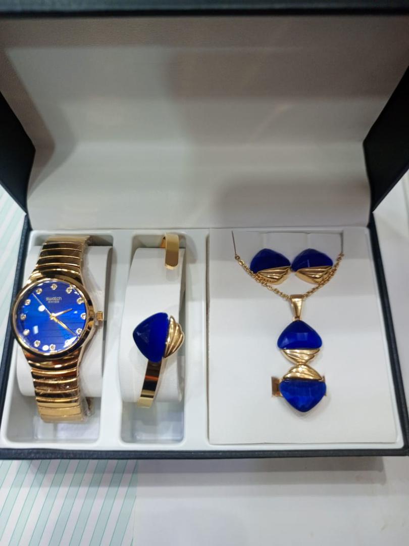 Ensemble Coffret Bijoux ( Chaîne Et Montre ) Or Plaqué